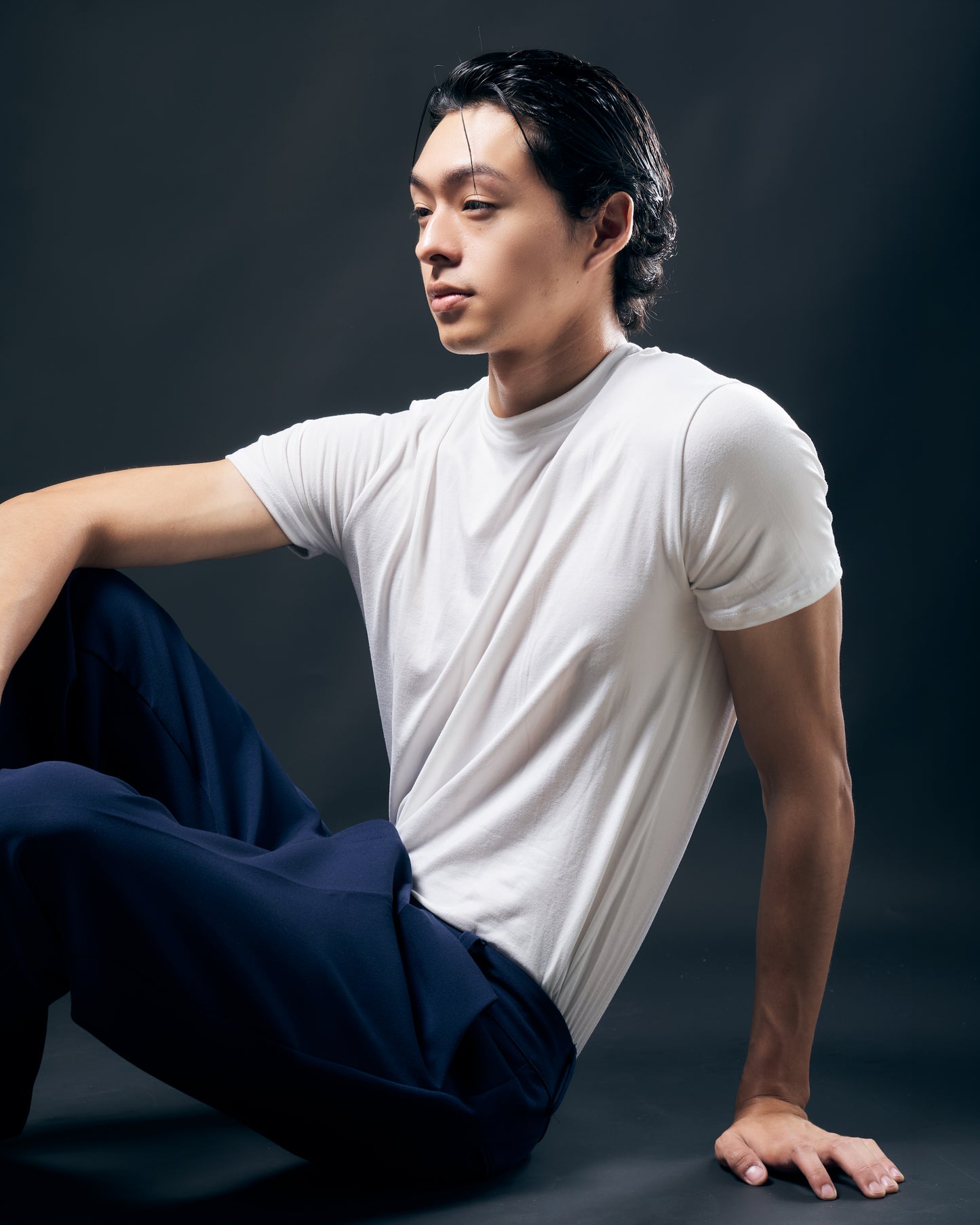 WHITE T-SHIRT