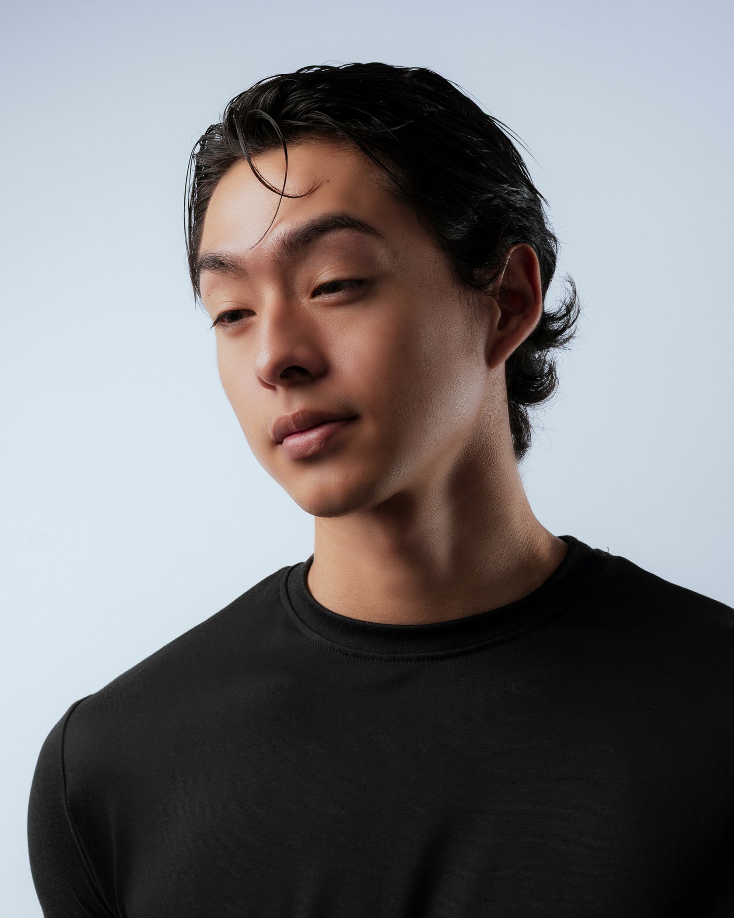 BLACK T-SHIRT