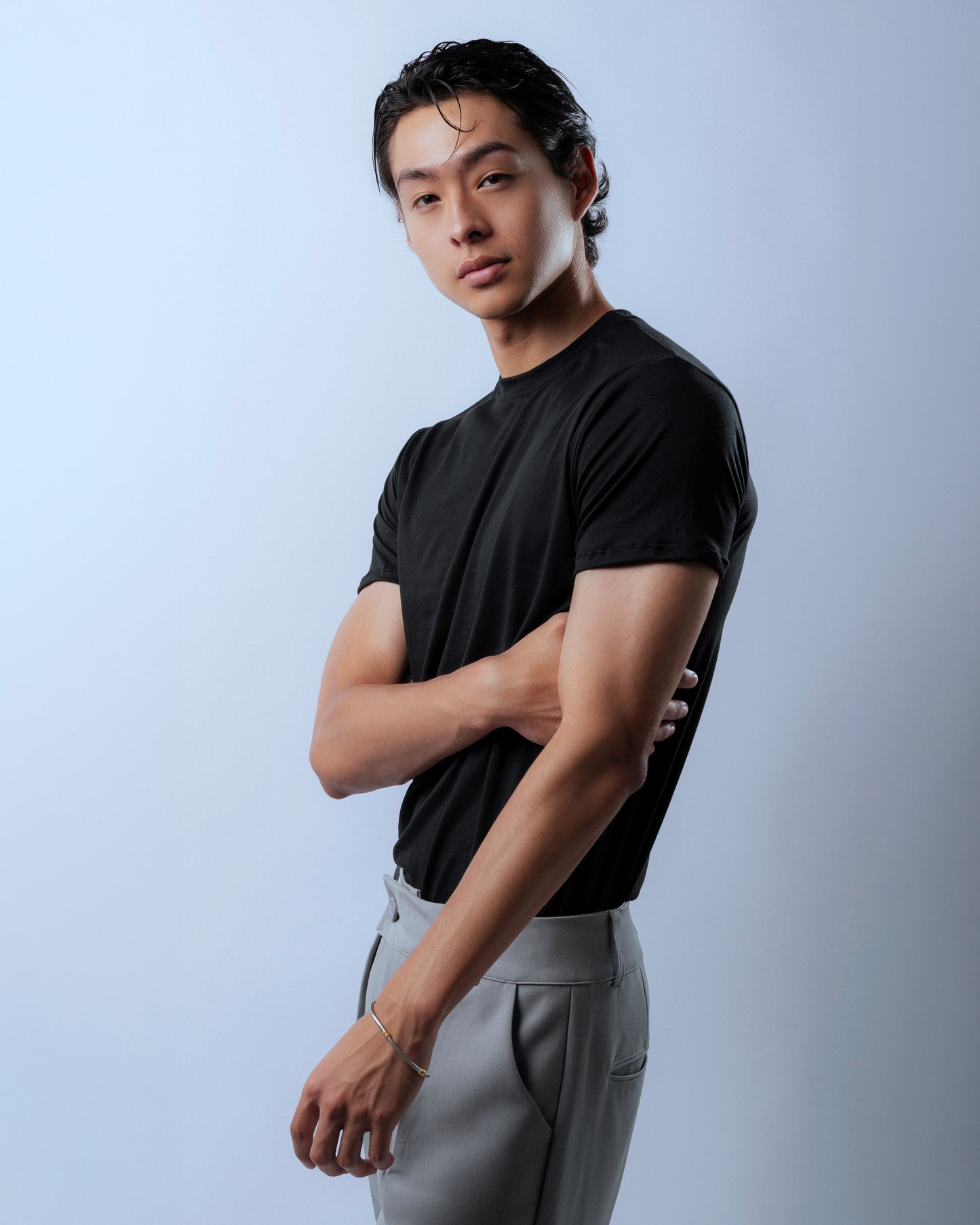 BLACK T-SHIRT