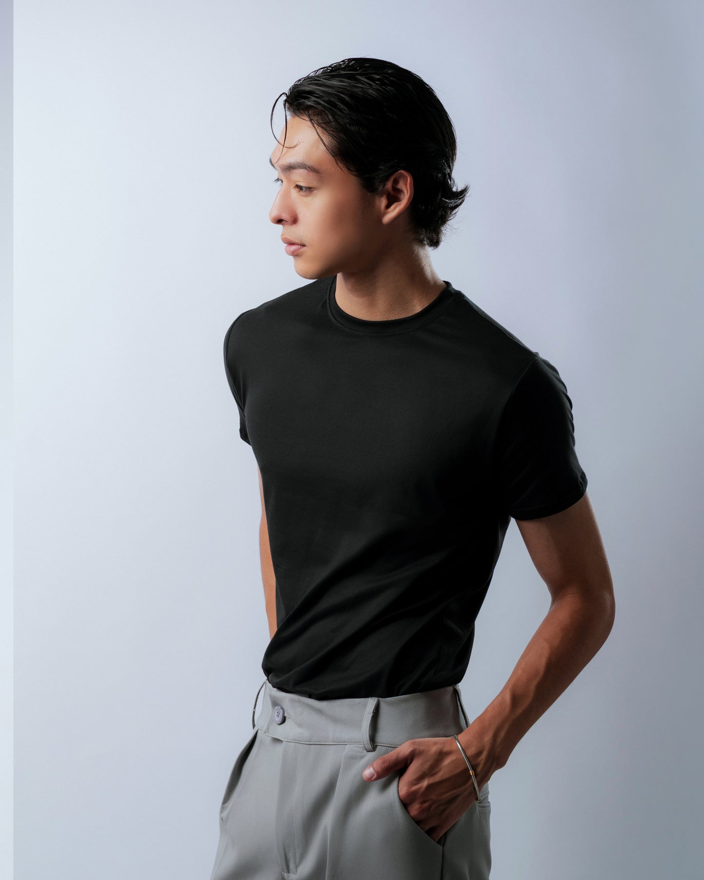 BLACK T-SHIRT