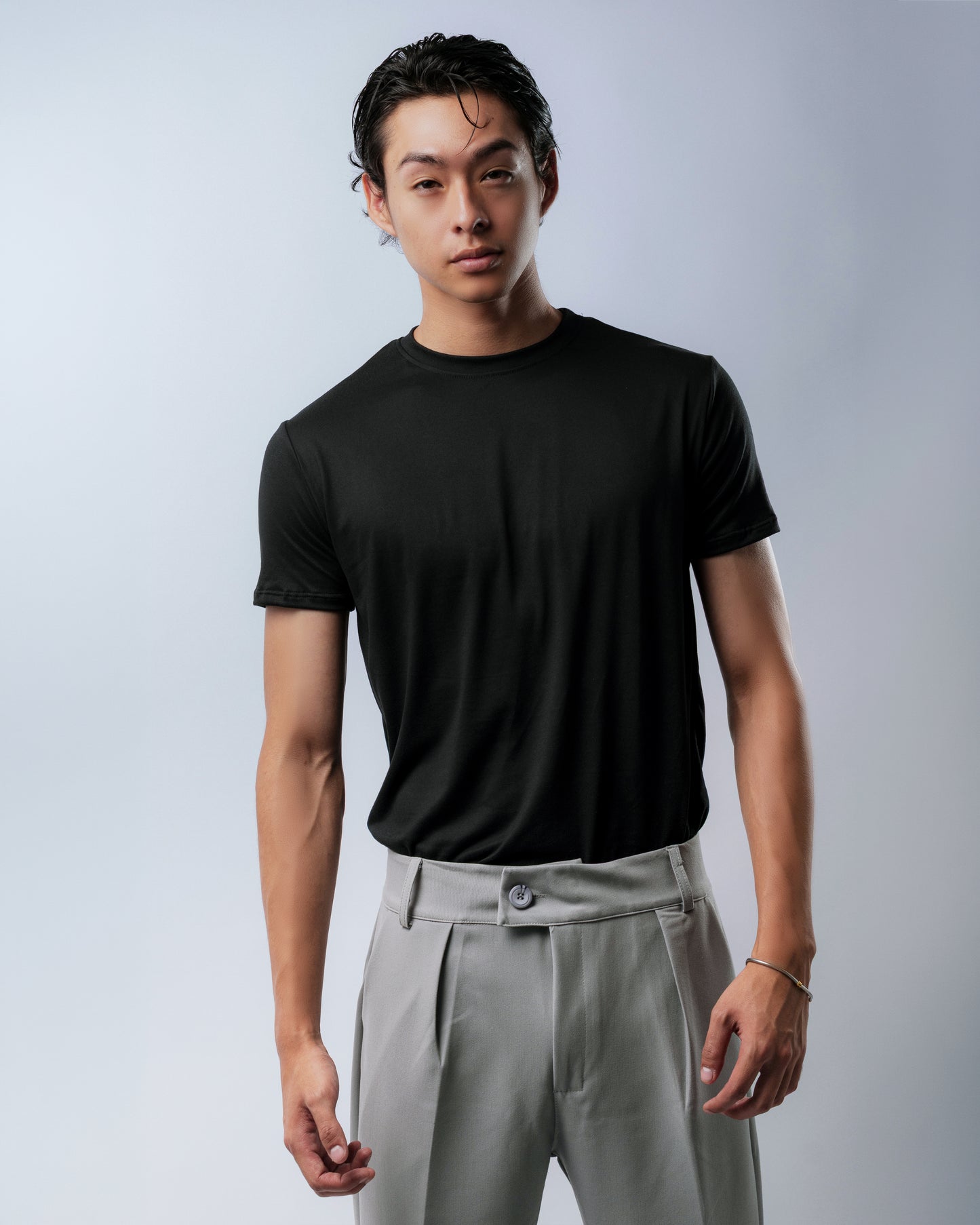 BLACK T-SHIRT