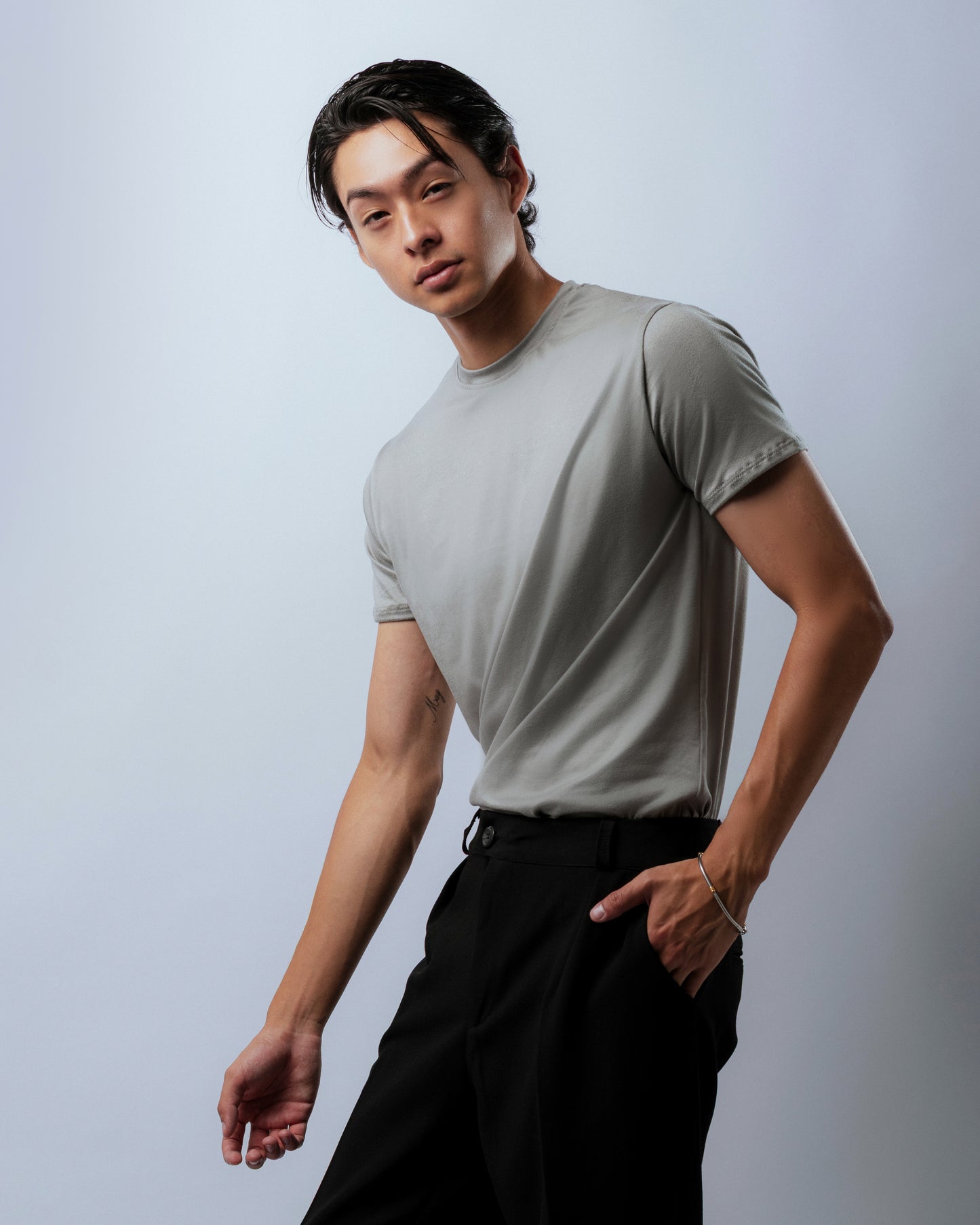 GRAY T-SHIRT