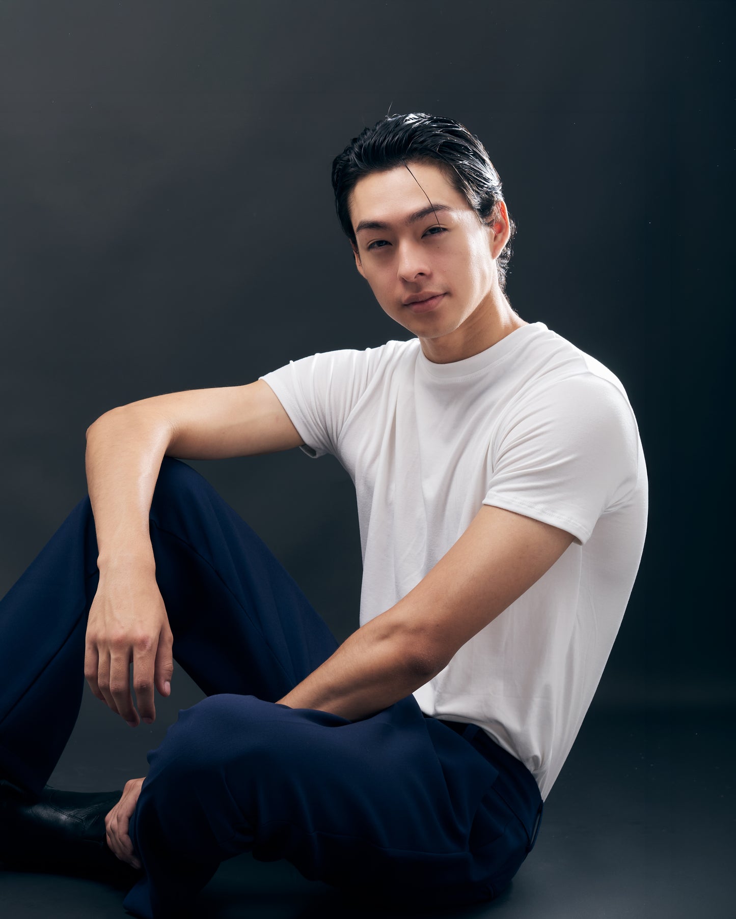WHITE T-SHIRT